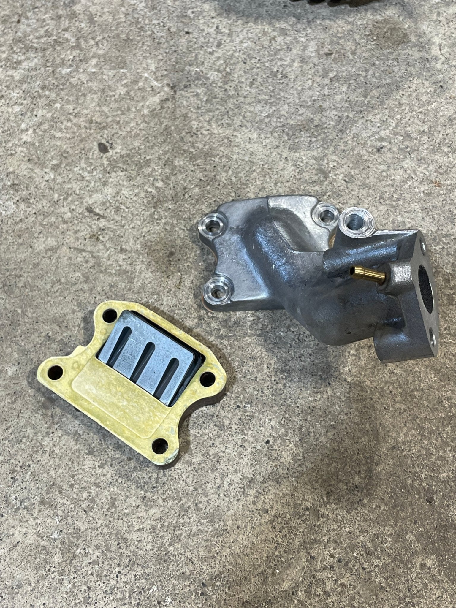 OEM Intake and reeds AF16 - ScooterSwapShop